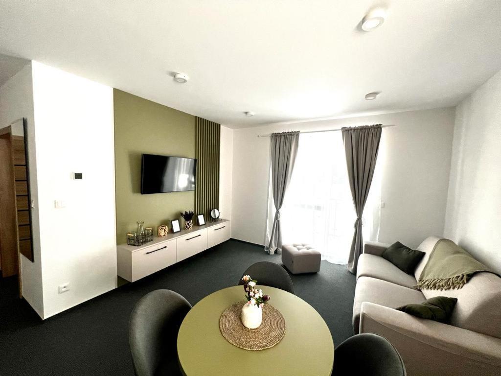 Urban Green Apartment Liptovský Mikuláš Extérieur photo